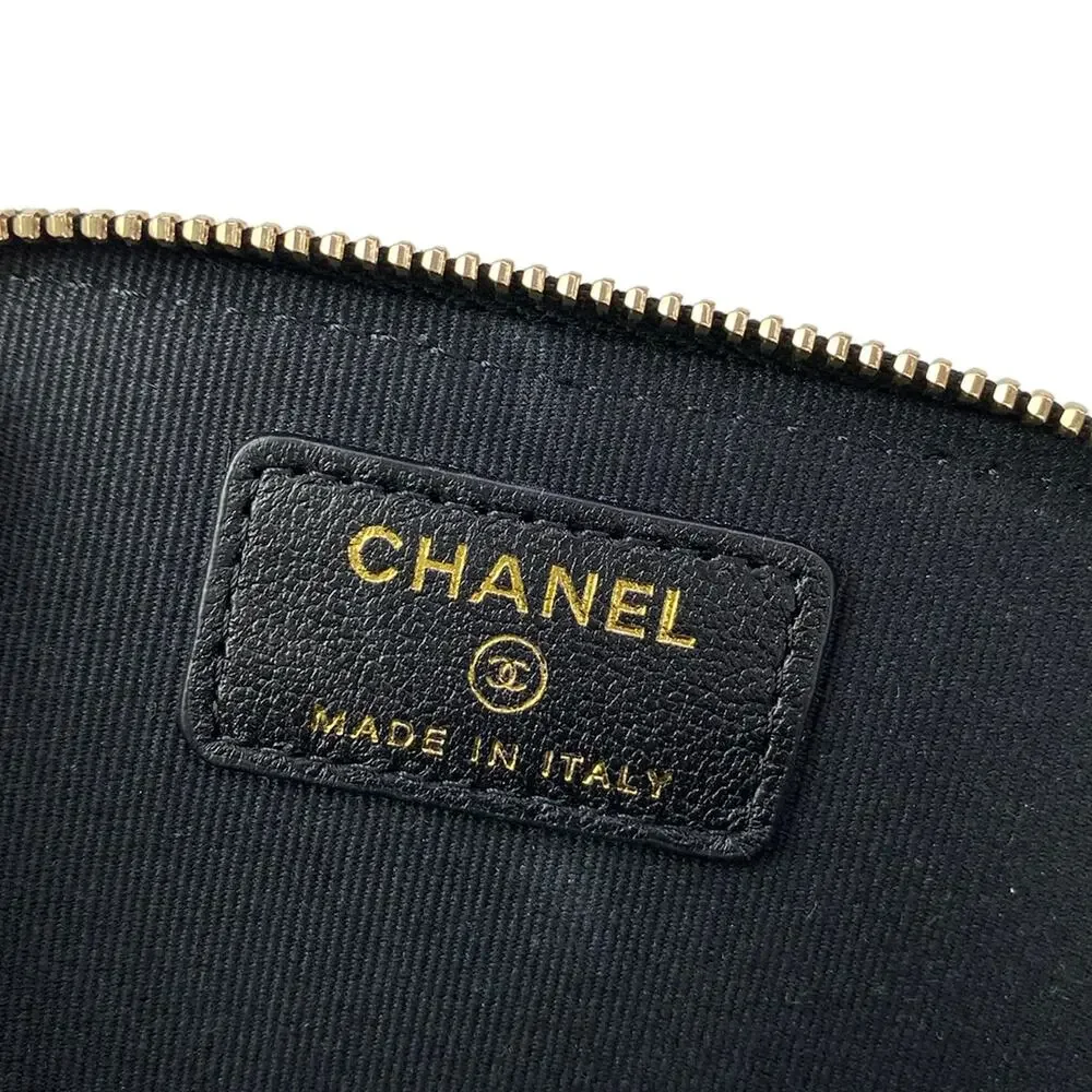 Chanel Matelasse Shoulder Bag AP3739